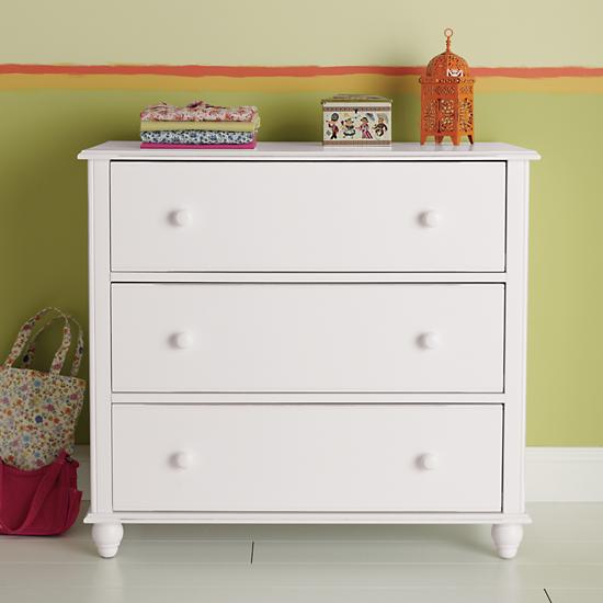 0405211_JL_3dresser_F109