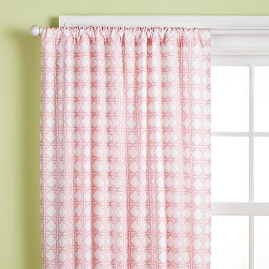 2009_04_Curtain_Lattice_Pink