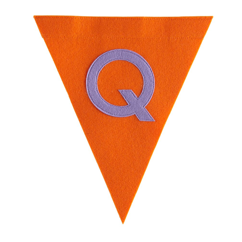 Q Print Neatly Pennant Flag (Girl)