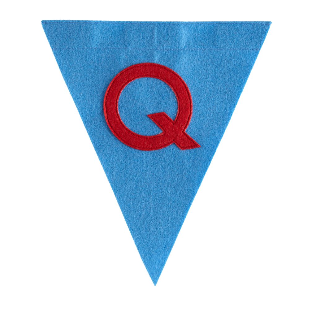 Q Print Neatly Pennant Flag (Boy)