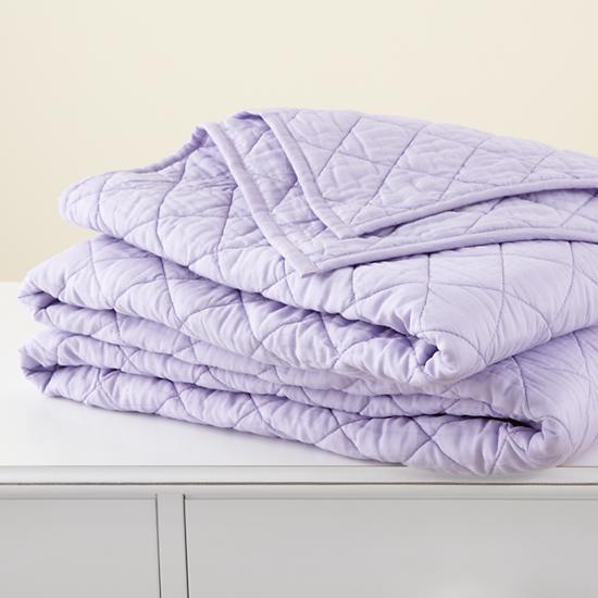 Bedding_MovingBlanket_Quilt_LAV_1211