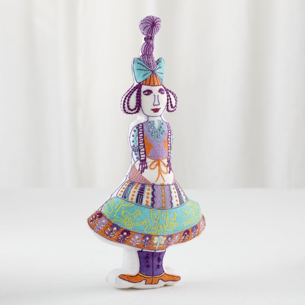 Embroidered Belles (Frankie)