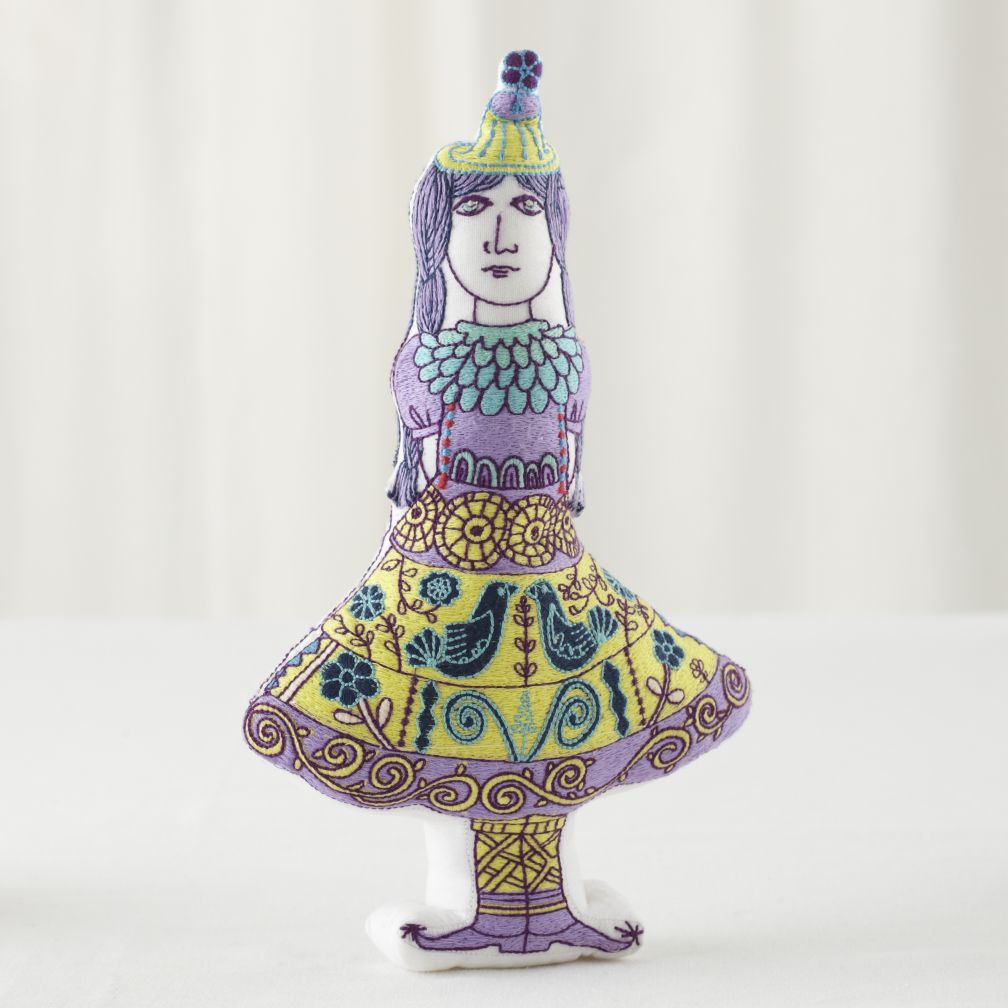 Embroidered Belles (Ines)