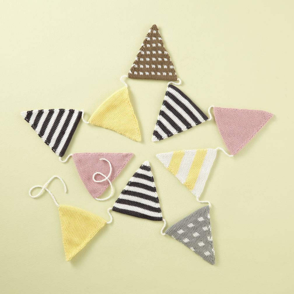 Capture the Flag Garland (Pink Pattern)