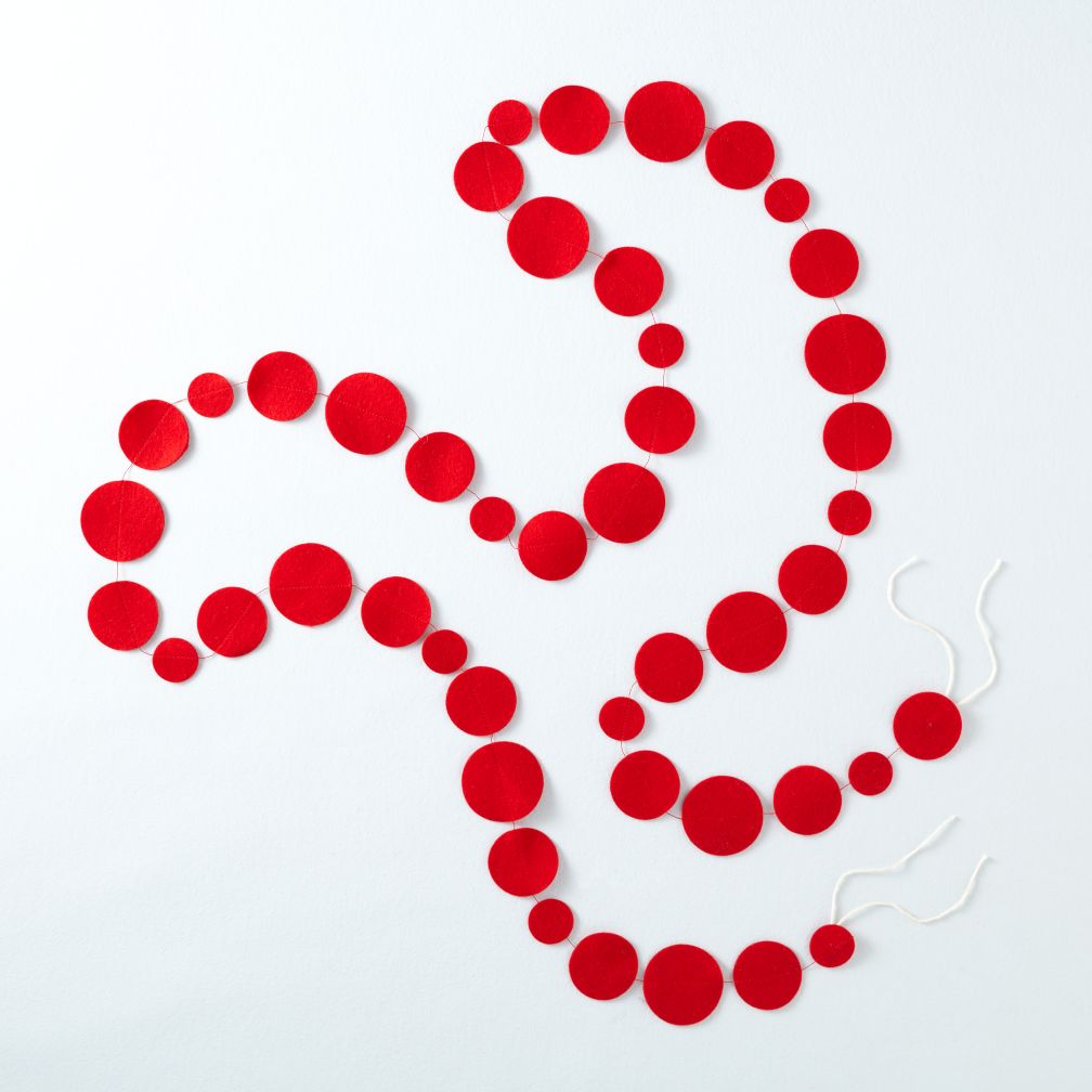 This Garland is Shaping Up (Red Circle)