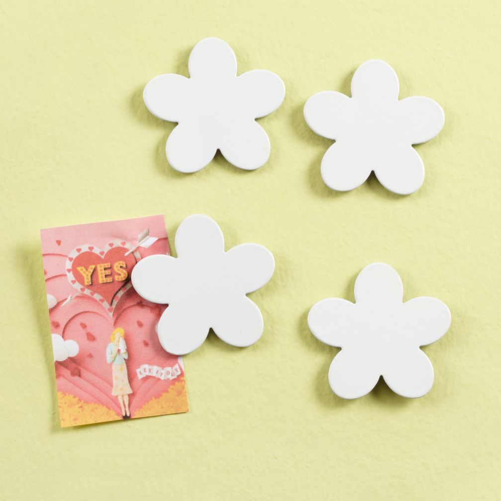 White Flower Magnets (Set of 4)