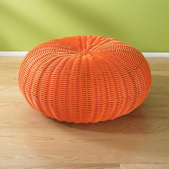 Seating_Tuffet_OR_0811