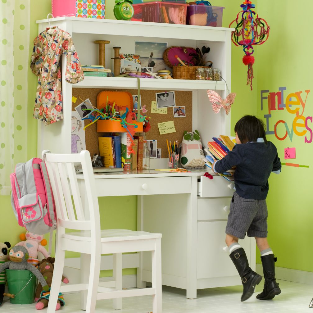 Simple Desk & Hutch (White)