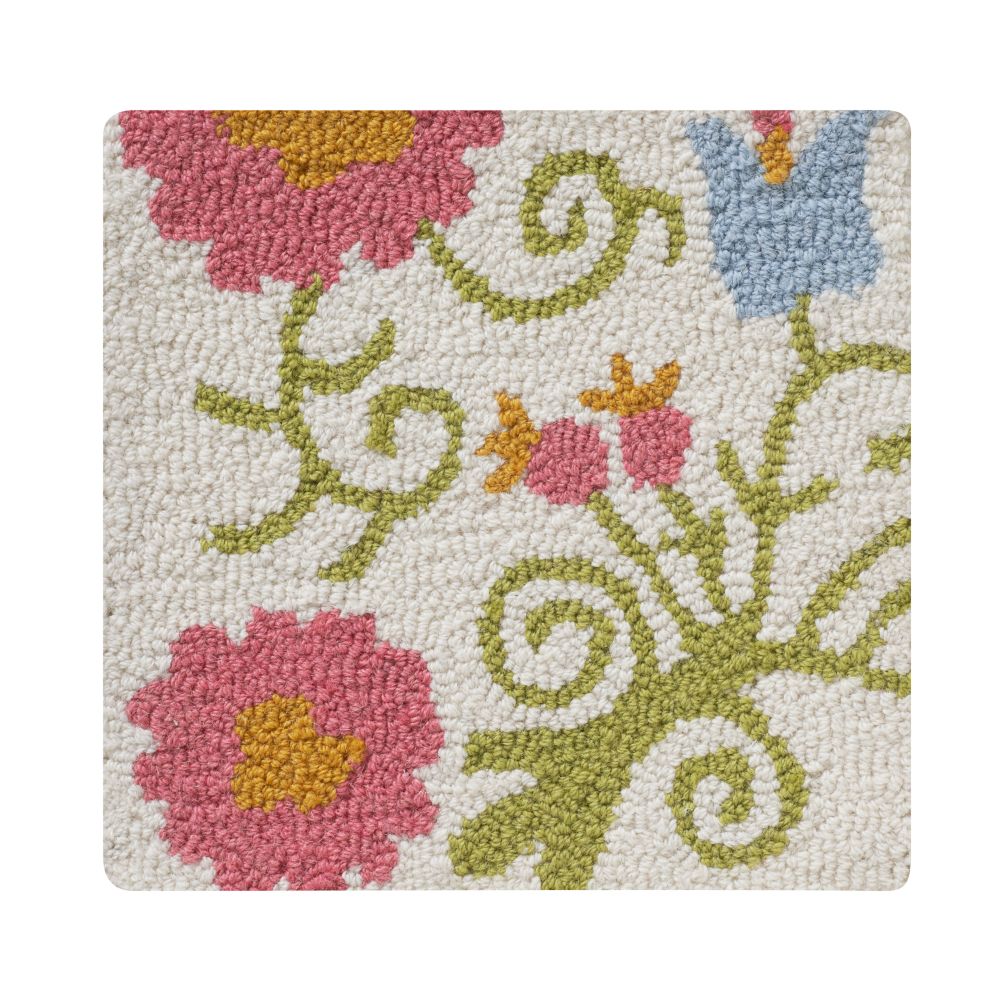 Better Floors and Gardens Cream Rug Swatch