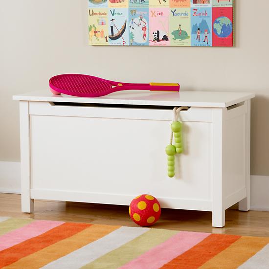 ToyBoxFamily_Wht_0111