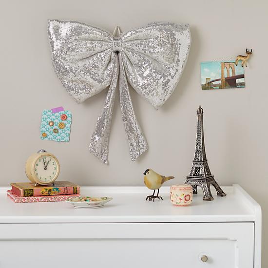 Wreath_SequinBow_SI_V2